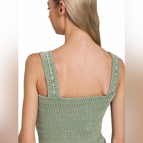 😉 👀 Zenana Seamless Winkle Stone Washed Tank Top - Lt. Olive - Picture 5 of 8
